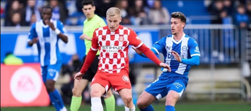 Donny van de Beek beats Man United milestone in half a season at Girona