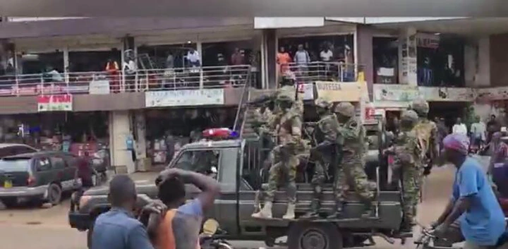 News Just In : Security Escorts Bobi Wine As He Arrives in Kawempe North