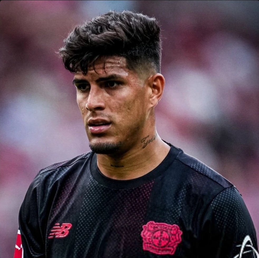 Arsenal Hijack Tottenham Target: Piero Hincapié Chooses Gunners Over Rivals!