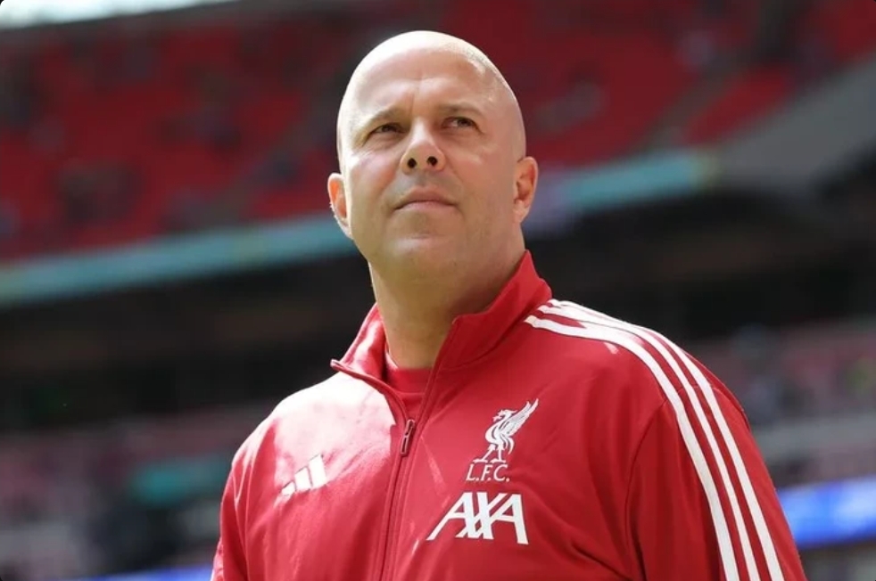 Liverpool predicted line-up vs Newcastle as Arne Slot forced into right-back change