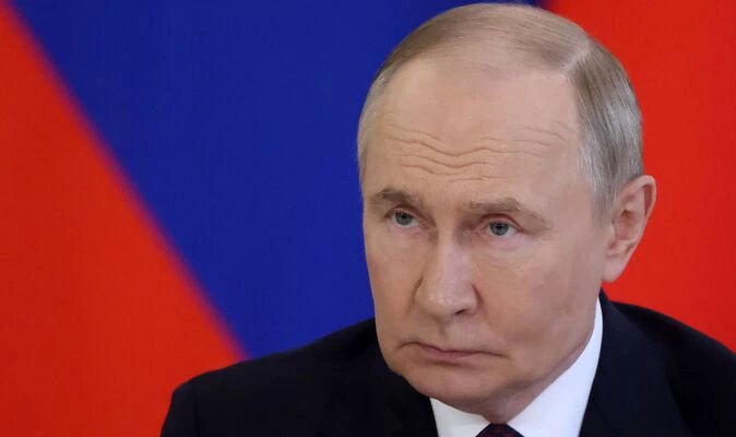 Panic in Russia as 'paranoid' Vladimir Putin fearing a dramatic coup