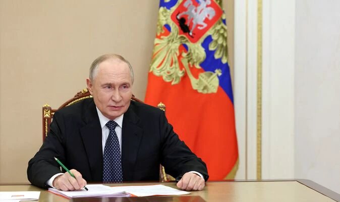 NATO top brass issues 4-word warning to Putin as WW3 fears soar.