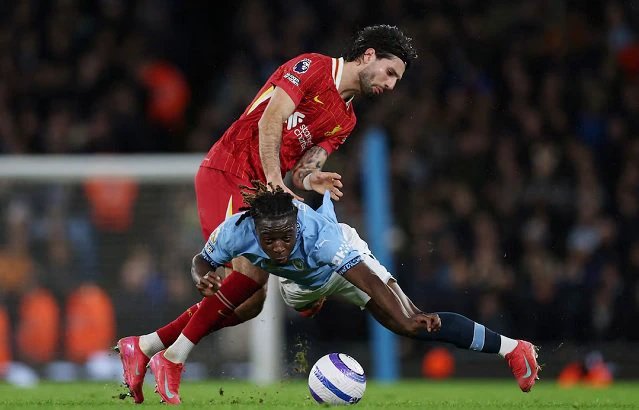 Arsenal visits Sunderland, Man City hosts Liverpool in Premier top-4 clashes