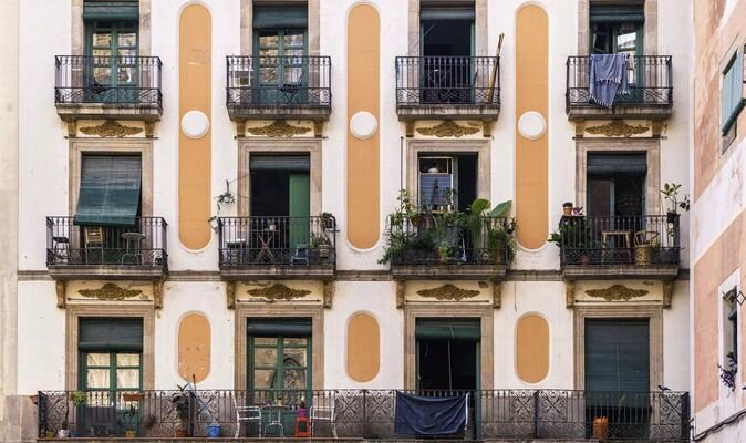 Panic in Poland as residents abandon country for Spain