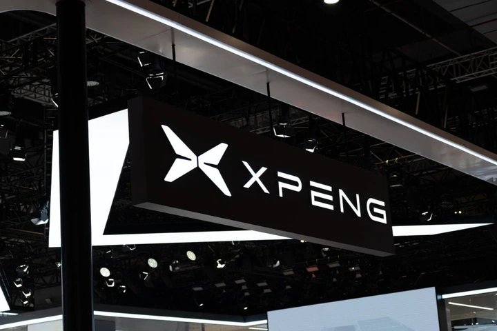 Xpeng (XPEV) Stock: Price Soars 18% on Robot Technology and Record Deliveries