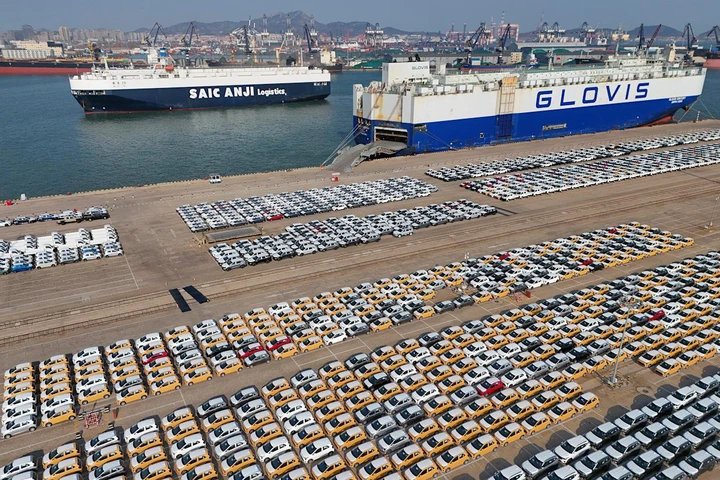 China's exports grow 5.9% in November, while US shipments drop 29%