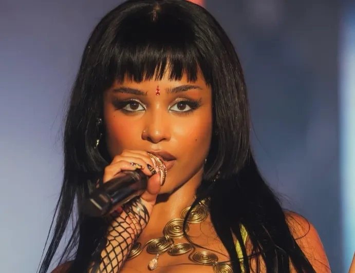 Click: “Namaste, Mumbai!” Tyla performs at Indian Sneaker Festival