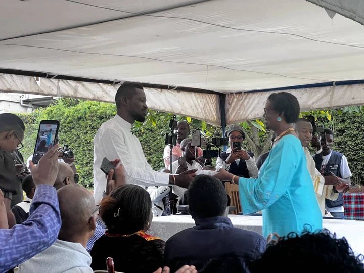 From Prison to the People! Dr. Besigye Funds Bobi Wine’s Presidential Bid