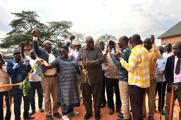 Gov’t hands over Shs3.8Bn roads in Nakaseke