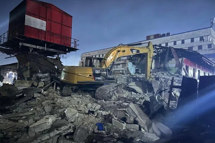 Owino market building demolished overnight by unknown people