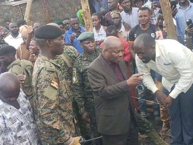 Photos: Kabaka Mutebi inspects burnt Katwe market