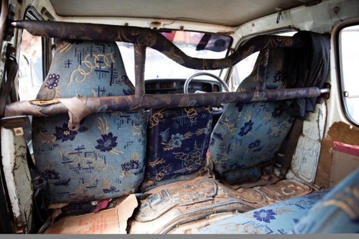 MPs urge caution as government moves to ban old taxis