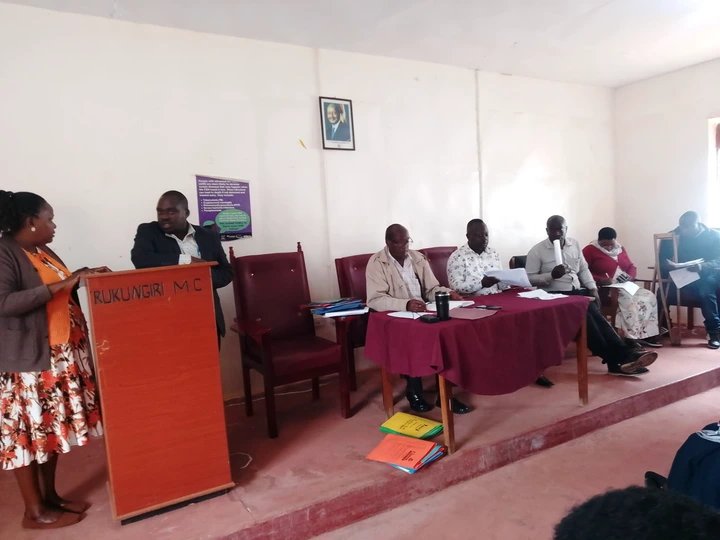 Rukungiri Municipality Distributes Over Shs100 Million to Community Groups