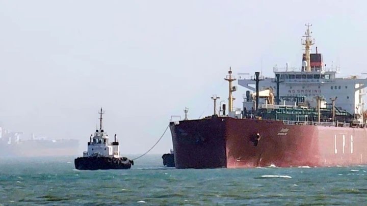 Indian buying Iranian crude without any payment hurdle, tanker diversion to China not due to ‘payment issues’: Govt