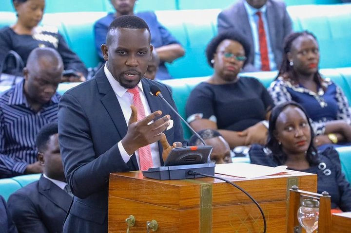 Opposition Unveils Alternative Budget, Warns of 'Illusion' of Economic Growth