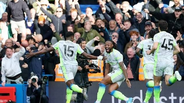 Man City opens Premier League title race, Tottenham drops into bottom 3