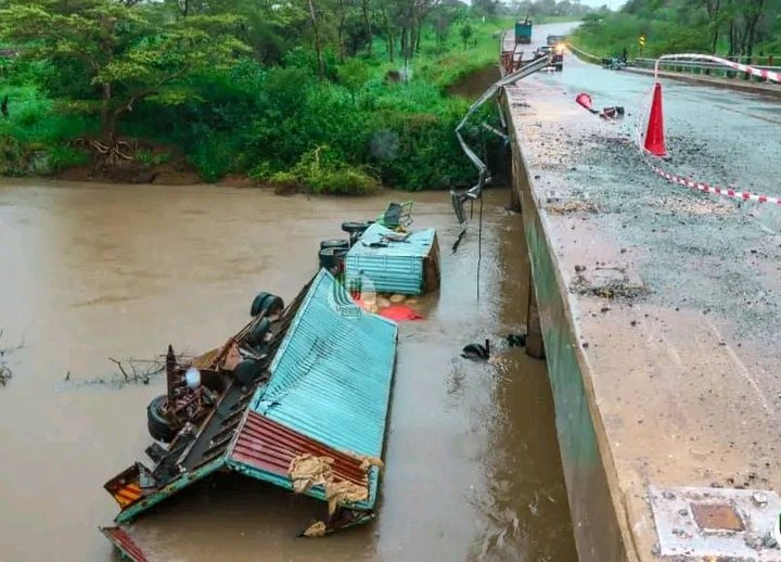 Two die after truck plunges into River Aswa in Pader District