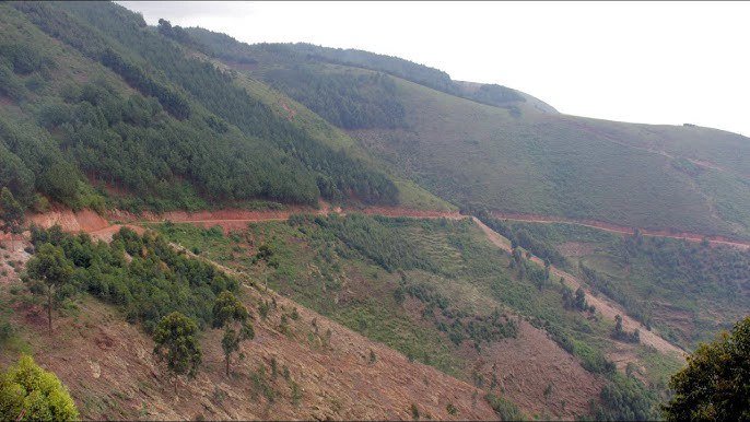 Kabale–Mparo Road Deterioration Disrupts Transport and Trade