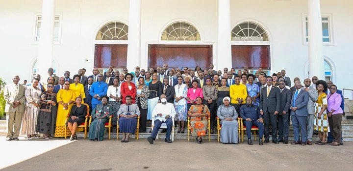 CABINET BLOODBATH! Panic as M7 Knifes All Ministers