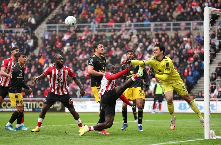 Senne Lammens reveals new Manchester United target as Michael Carrick reviews Sunderland draw