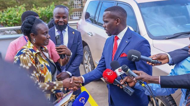 Ssenyonyi hands over Leader of Opposition office