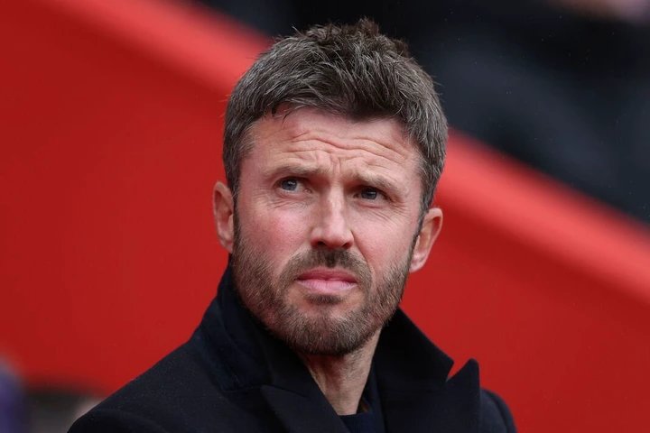 Man Utd handed chance to sign world-class striker without paying a single penny