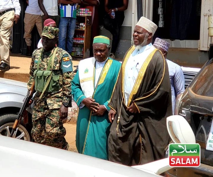 Mufti Mubajje Donates 100 Bags of Cement, Shs60 Million for Nakaloke Centre Mosque in Mbale