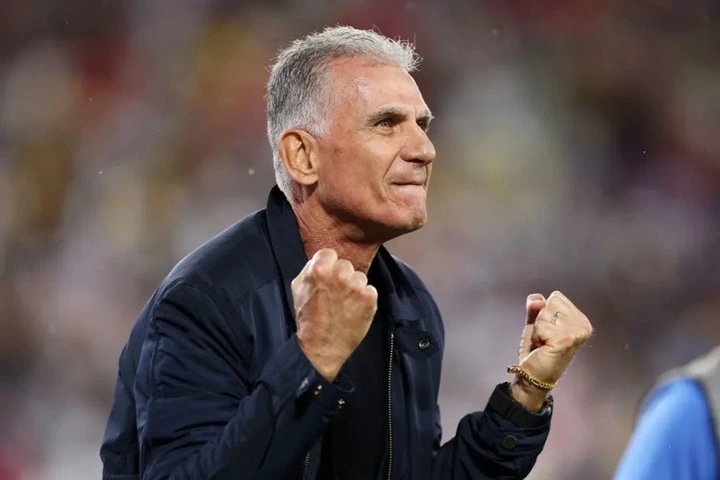 Ghana coach drops to knees in front of fans after stoppage-time goal decides World Cup opener