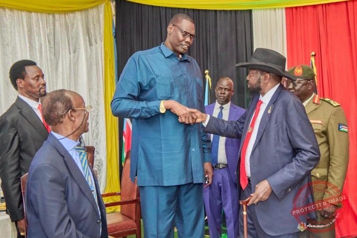 After three years of waiting, South Sudan’s tallest man finally meets Kiir