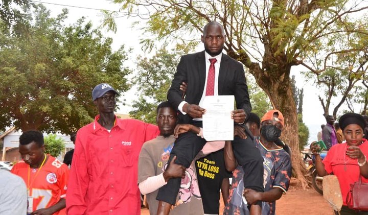 Traffic Disrupted as LC1 Aspirants Draw Large Crowds During Nominations in Nansana