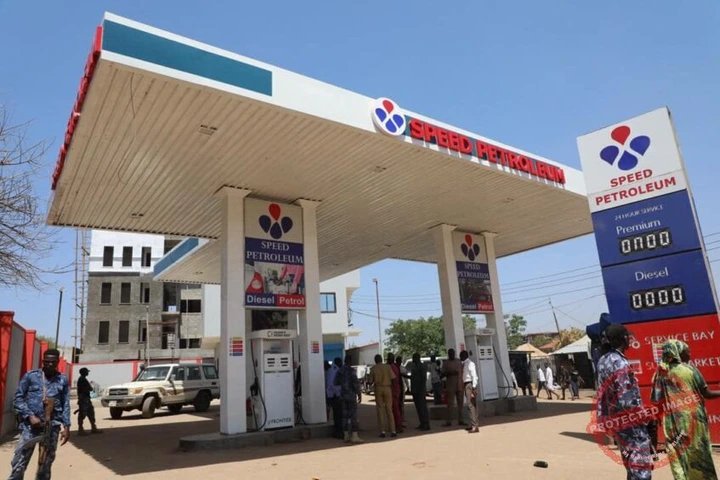Fuel prices set to fall after government reaches deal with Somali traders