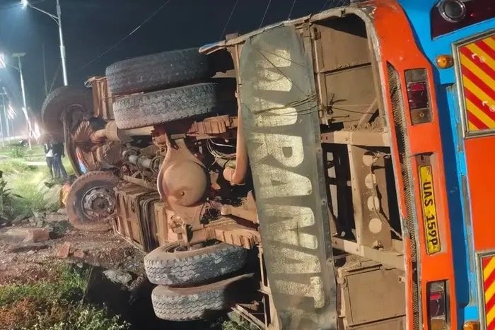 Injuries as Kakise bus overturns in Soroti