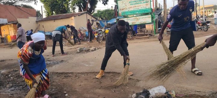 Arua City Residents Turn Out in Large Numbers for National Cleaning Exercise