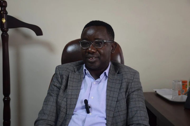PLU Bars Military-Style Dressing at Offices, Tightens Control Over Activities and Communication