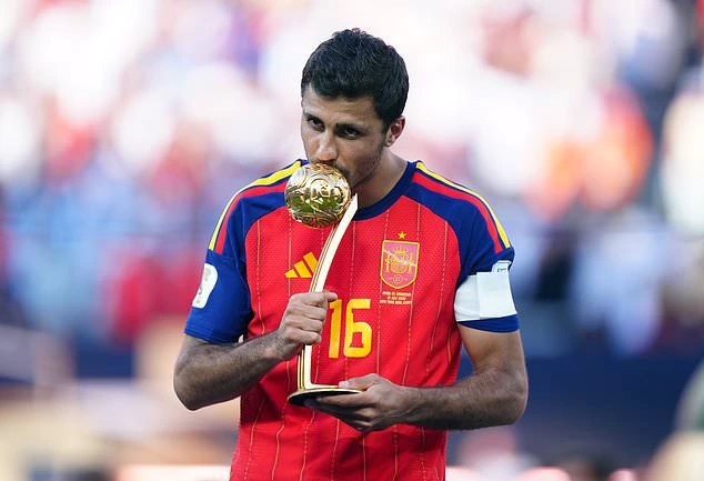 Manchester City reject £38.5m Barcelona bid for Rodri