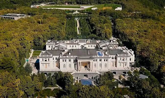 Ukraine wipes out missile system guarding 'Putin's Palace' in huge blow to Russian despot