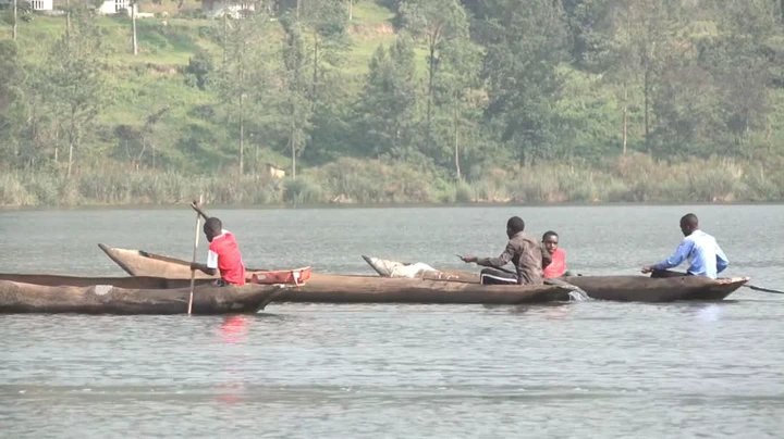Lake Bunyonyi: Residents Risk Their Lives as Canoes Remain the Only Transport Link