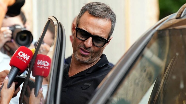 Jorge Mendes Meets with Deco, Balde, and Casadó to Decide Barcelona Futures